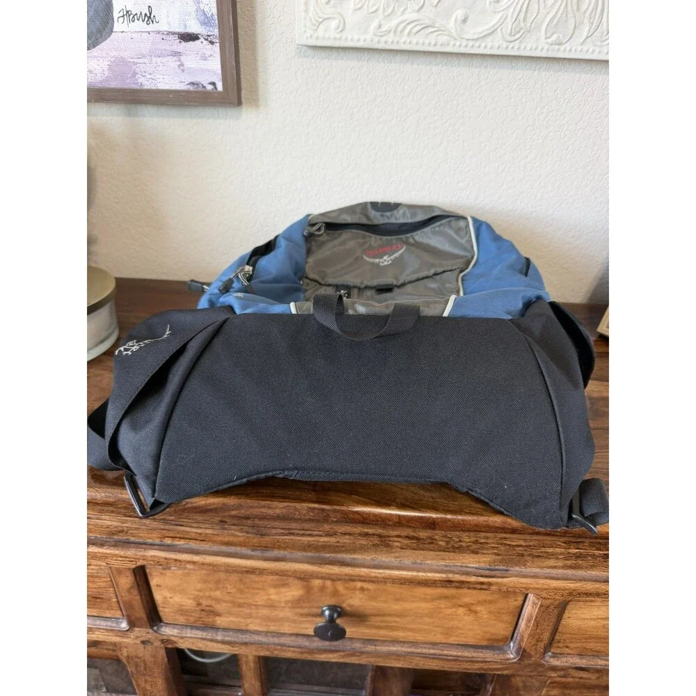 Osprey Focus Backpack Blue Black And Gray Large 20